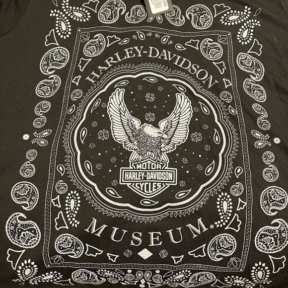 Tops - New with tags Harley Davidson bandana T-shirt